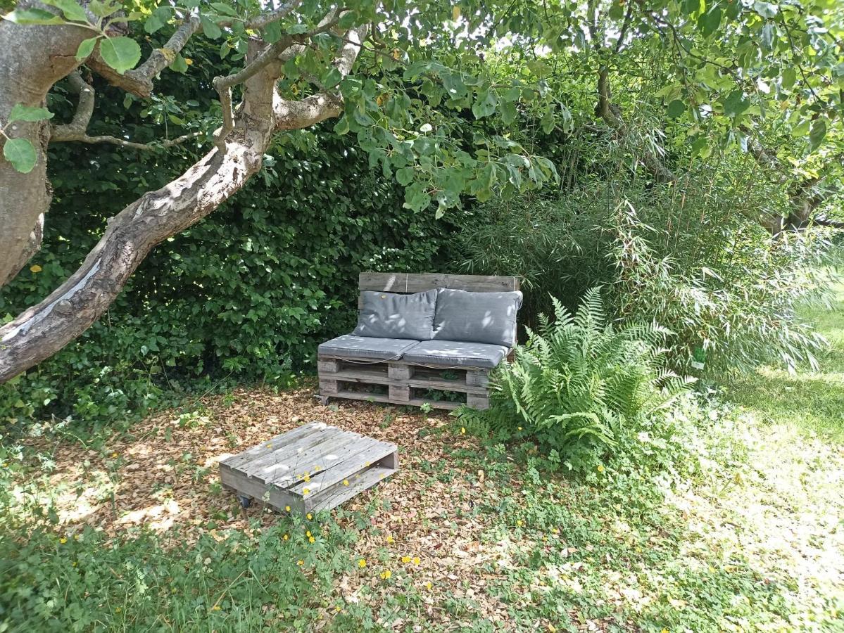 L'Echappee Au Jardin, Yourte Bucolique Godinne Exterior photo